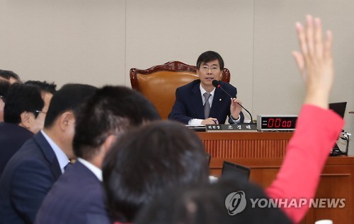 기재위서 '질의시간 7분' 놓고 옥신각신