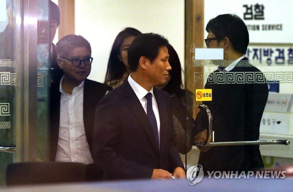 안봉근, '국민 무시'에 이어 취재진도 무시?'