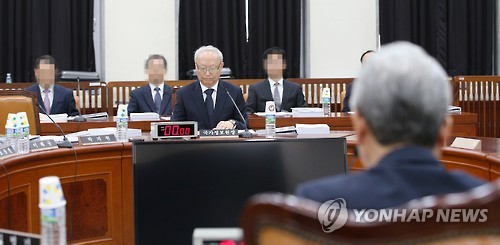 정보위 출석한 국정원장