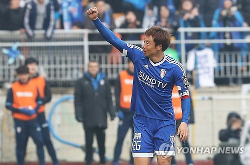 다시 앞서가는 수원삼성