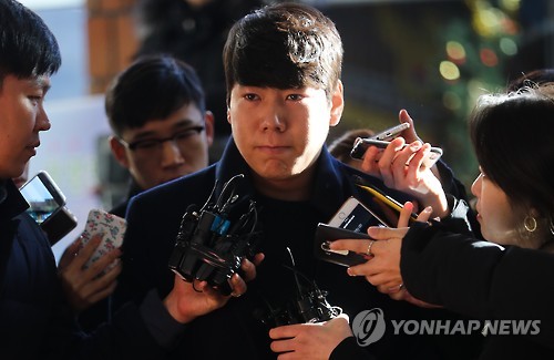 질문 속에 출석하는 강정호
