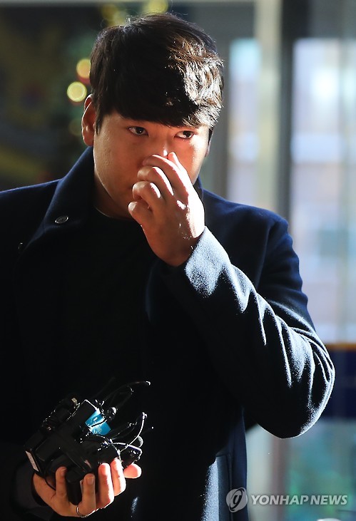 경찰 재조사 출석하는 강정호