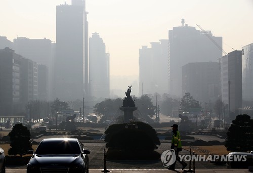 미세먼지 습격 답답한 여의도