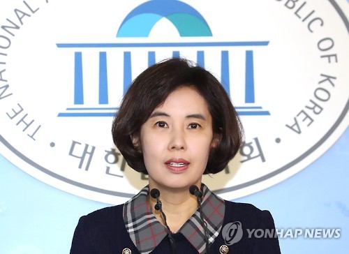 현안 브리핑하는 박경미 대변인