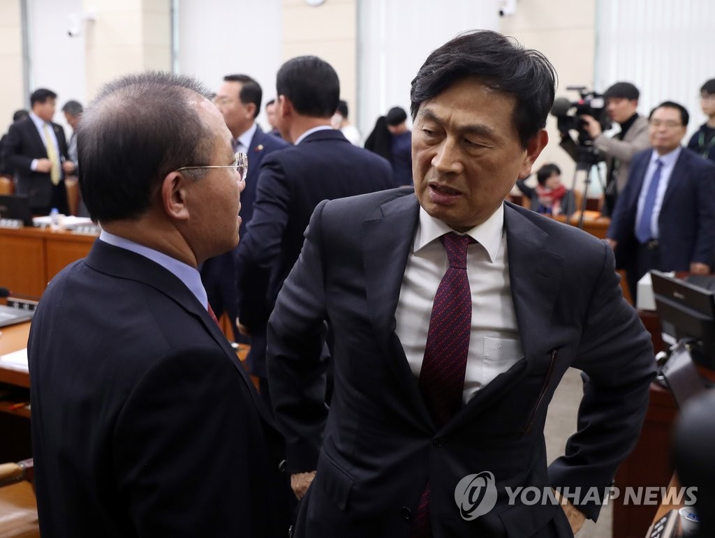 안행위, '선거권 연령 인하' 안건상정 두고 이견