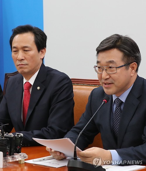발언하는 윤호중 정책위의장