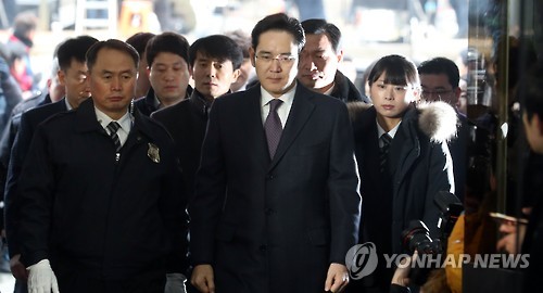 굳은표정의 이재용 부회장
