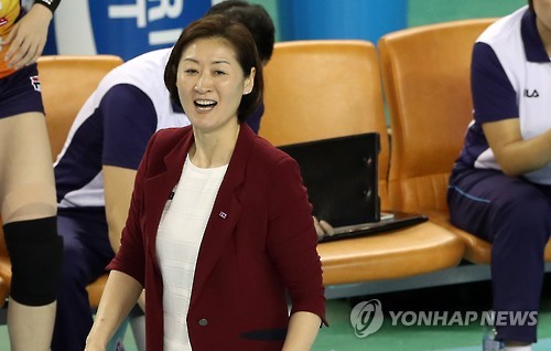 밝은 표정의 박미희 감독