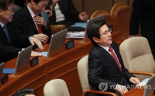 황교안 권한대행 본회의 참석