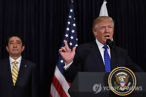 트럼프 "北미사일 불용 日입장 100% 지지"