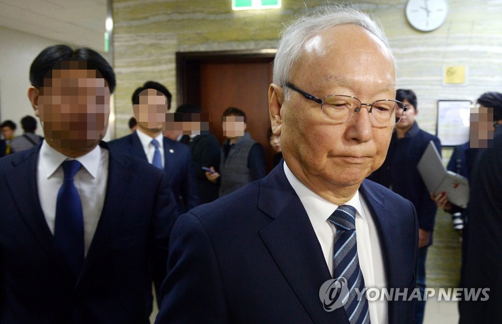 이병호, 김정남 피살 관련 국회 정보위 참석