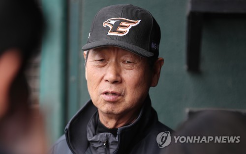 김성근 감독 "투수들 좋아지고 있다"