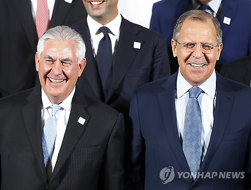 활짝 웃는 미-러 외교수장