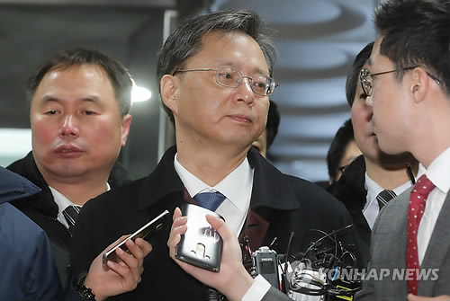 법원 들어서는 우병우