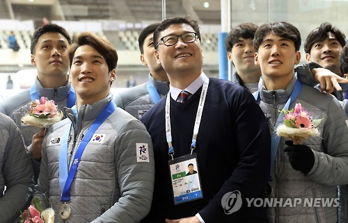 기념사진 찍는 대표팀