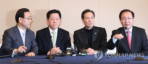 발언하는 노회찬 원내대표