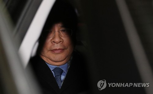 특검종료, 생각에 잠긴 박영수 특검