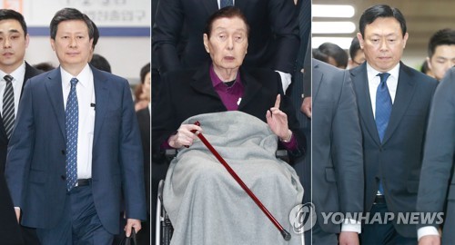 법정 향하는 롯데家 삼부자