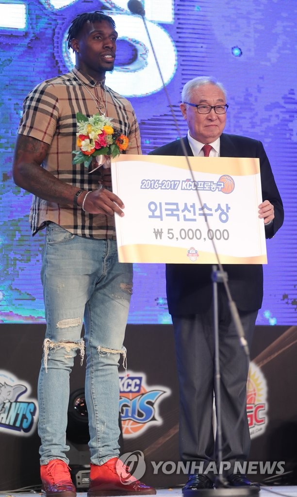 리카르도 라틀리프 KBL 외국인선수상 수상