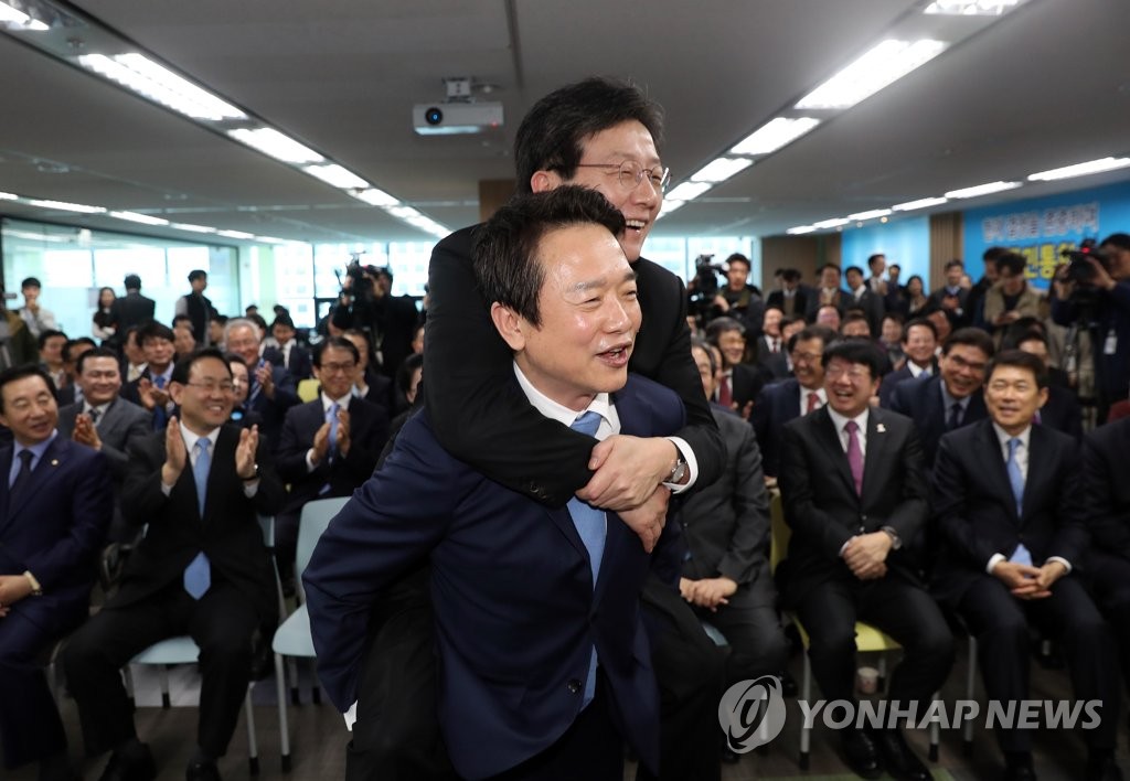 유승민, 남경필 등에 업혀서