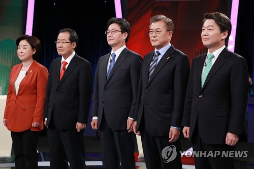TV토론 앞두고 포즈 취하는 대선후보들