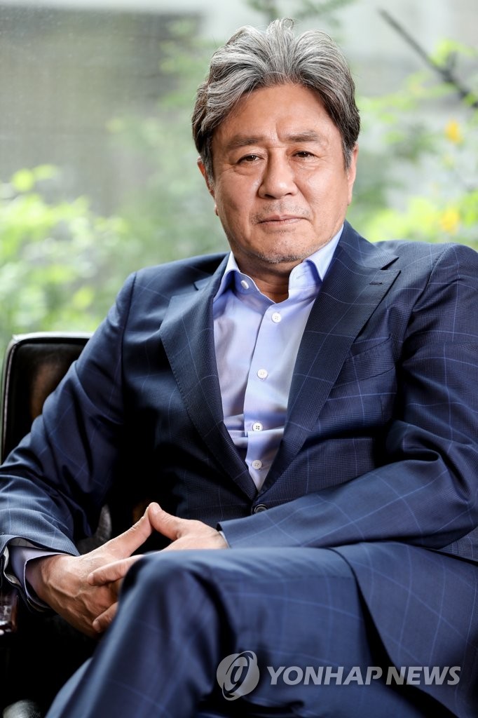演员崔岷植