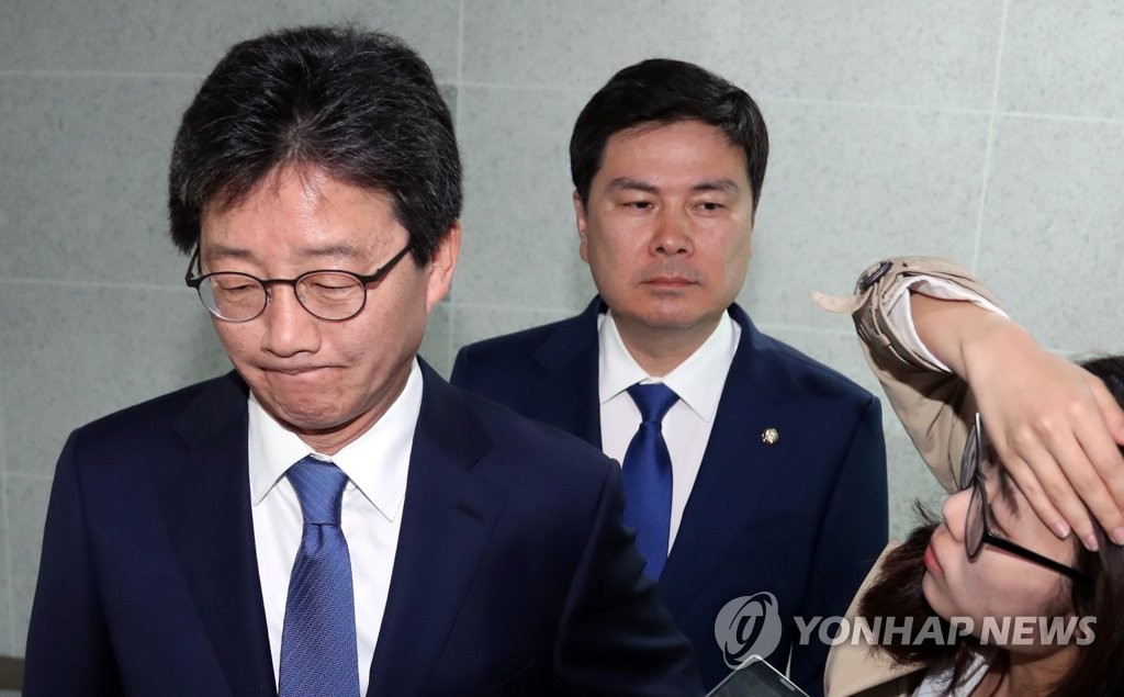 유승민, '굳은 표정'