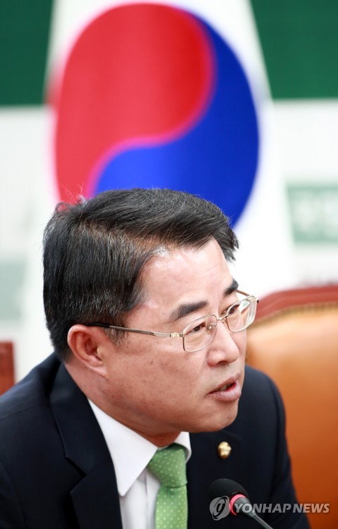 발언하는 최경환 부대표