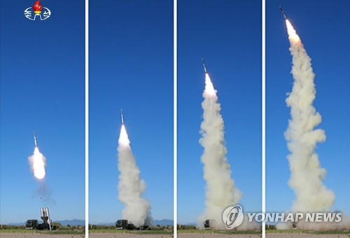 北 김정은, 신형 지대공 요격미사일 시험사격 참관