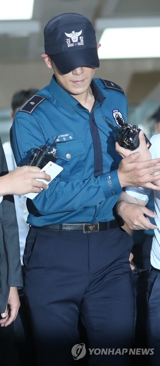 경찰서 떠나는 탑