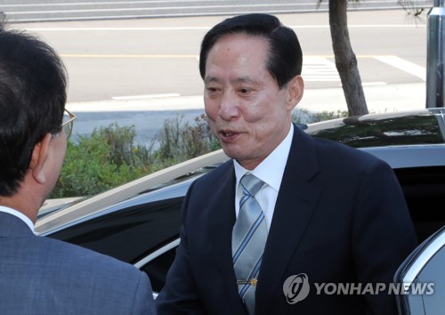 출근하는 송영무 후보자