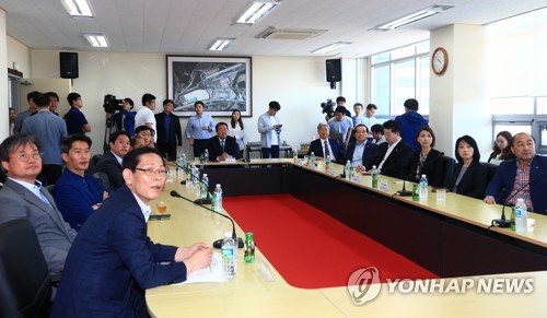 동해선 사무소 방문한 국민의당 지도부