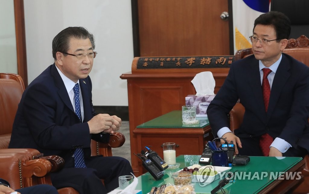 국회 방문한 서 훈 국정원장