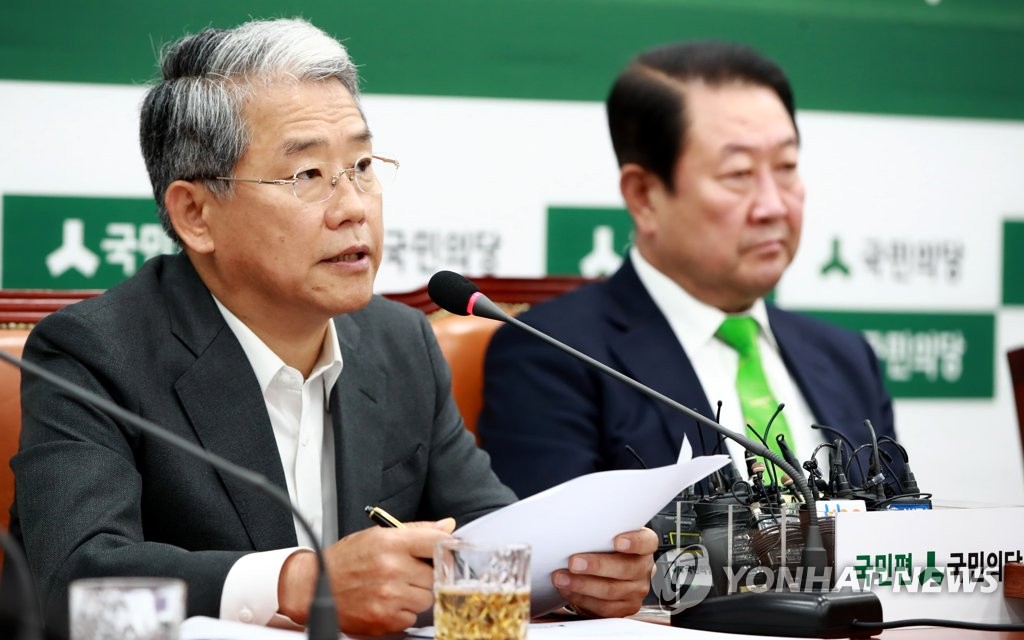 발언하는 김동철 원내대표