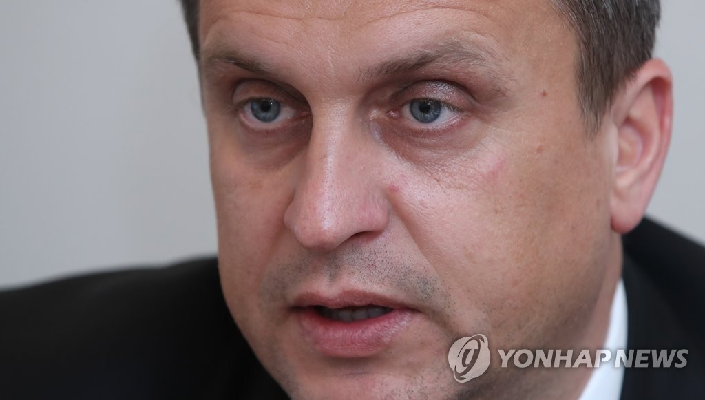 슬로박 의장, 北문제에 "국제사회 한국의 편…악은 선으로 극복" - 3