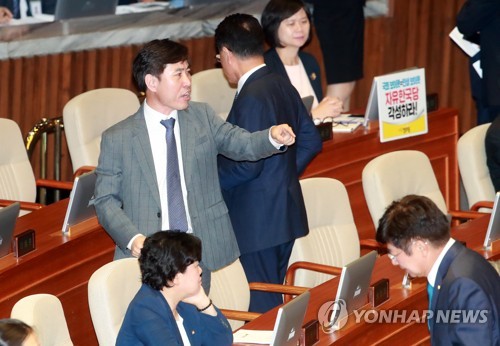 바른정당, 여당 대표 연설 중 퇴장
