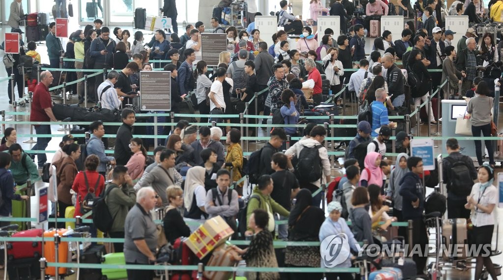 붐비는 인천공항