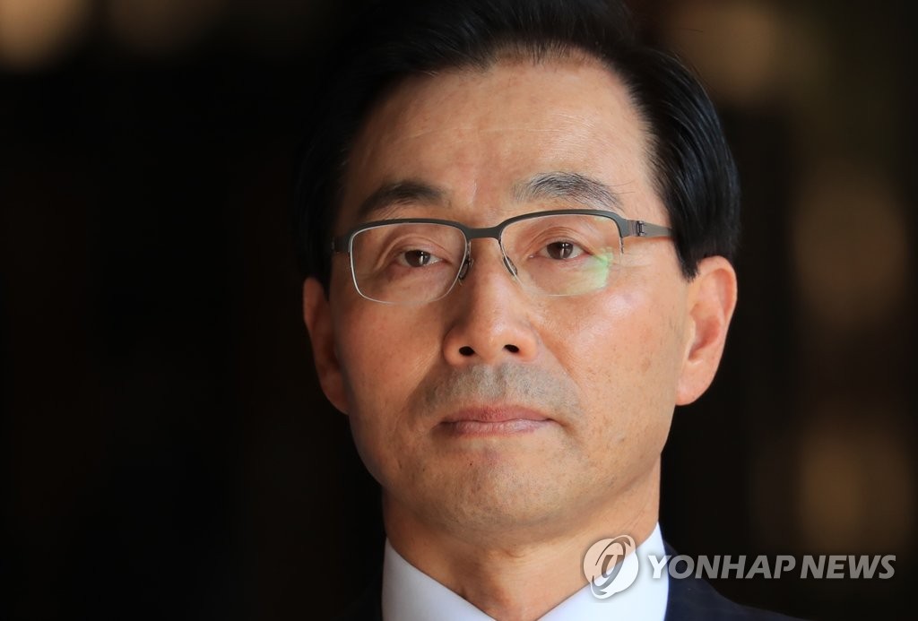 서천호 전 국정원 2차장 피의자 소환