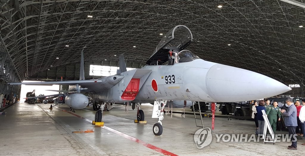 일본 항공자위대 기지의 F-15J 전투기