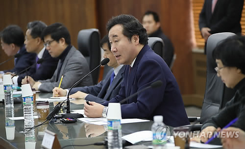 규제혁파를 위한 현장 대화하는 이낙연 총리
