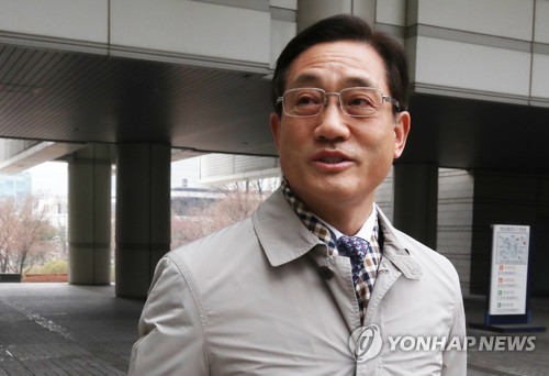 법정 향하는 구은수 전 서울경찰청장