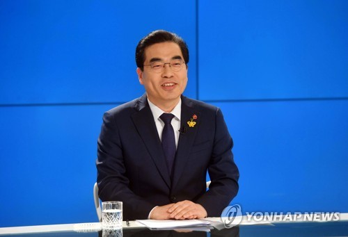 TV토론회 시작 기다리는 양기대 후보