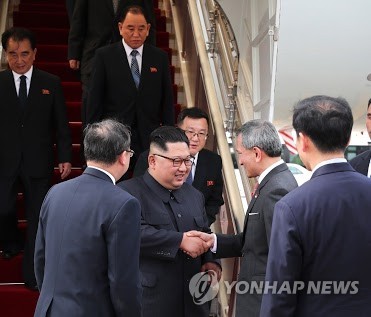싱가포르 도착한 김정은 위원장