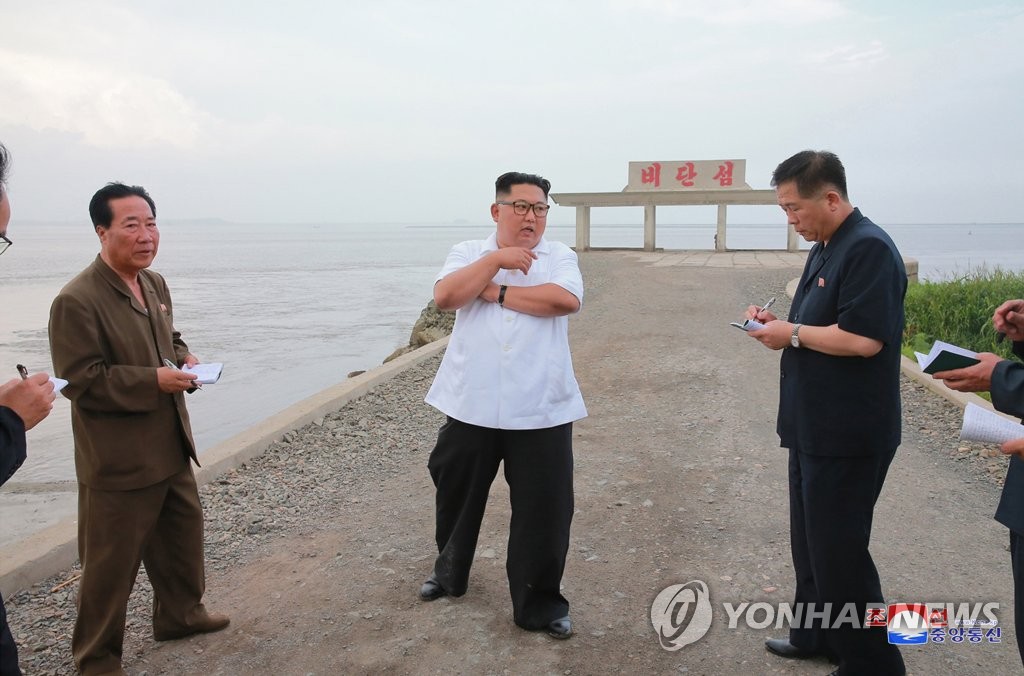 김정은 국무위원장 평북 신도군 현지 지도