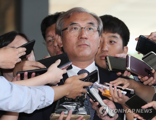 검찰, '재판개입 의혹' 이민걸 전 기조실장 소환