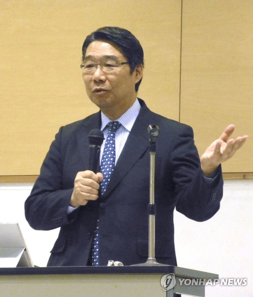 아베 정권 비판하는 마에카와 전 차관