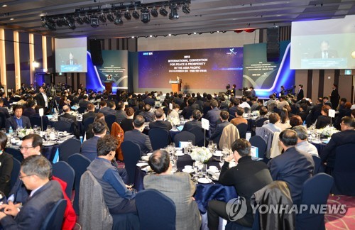 답사하는 리종혁 부위원장