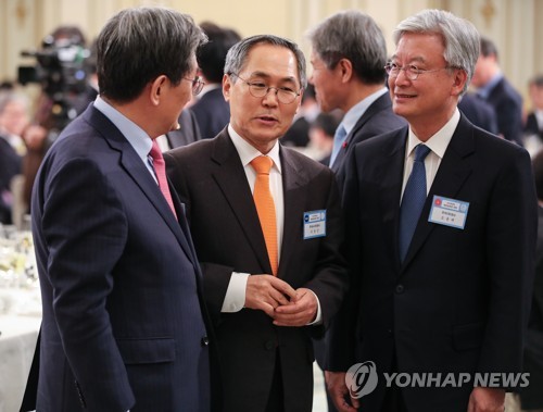 한자리에 모인 미,중,러 대사들