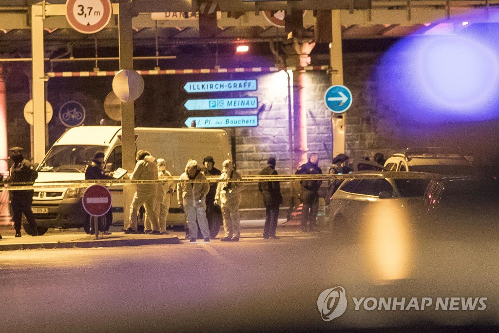 "스트라스부르 총격용의자 사살"…저지선 치고 수사 중인 佛경찰