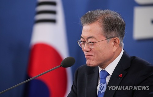 '김태우', '신재민' 관련 송곳 질문에 고민하는 문 대통령